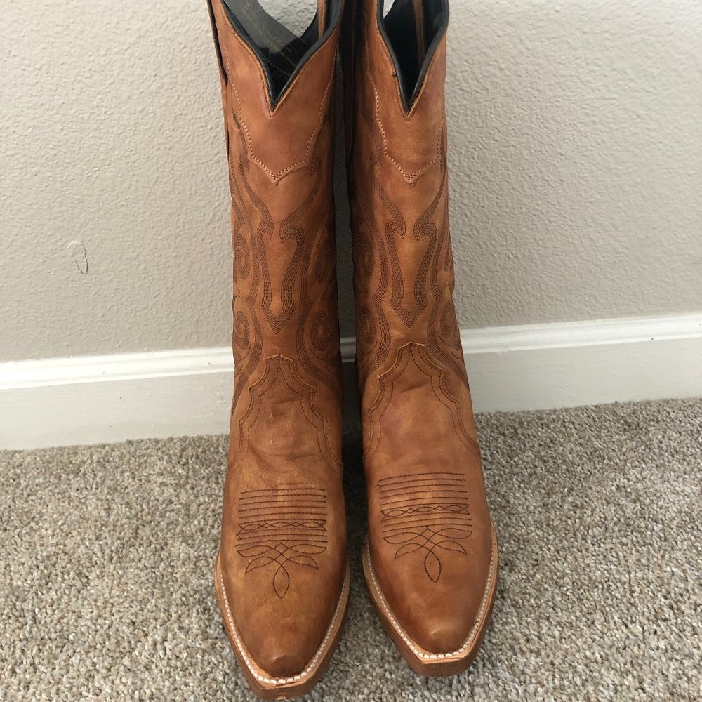 Cowgirl boots, brown, size 8